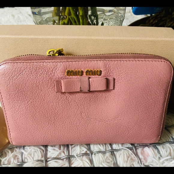 Authentic Miu Miu wallet - Picture 2 of 10